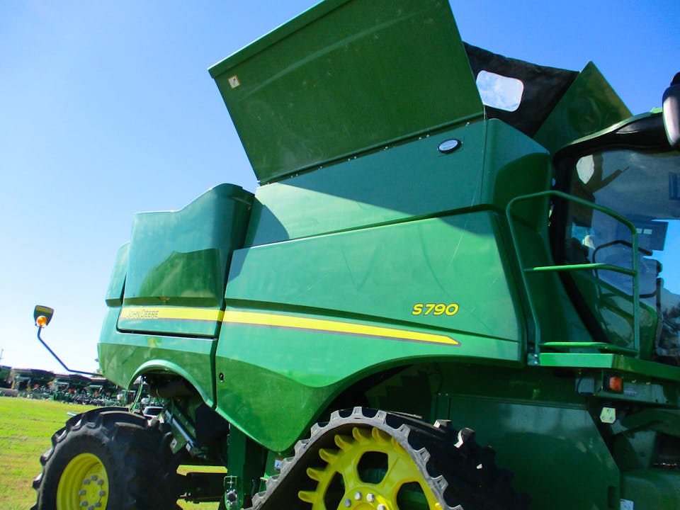 John Deere S790