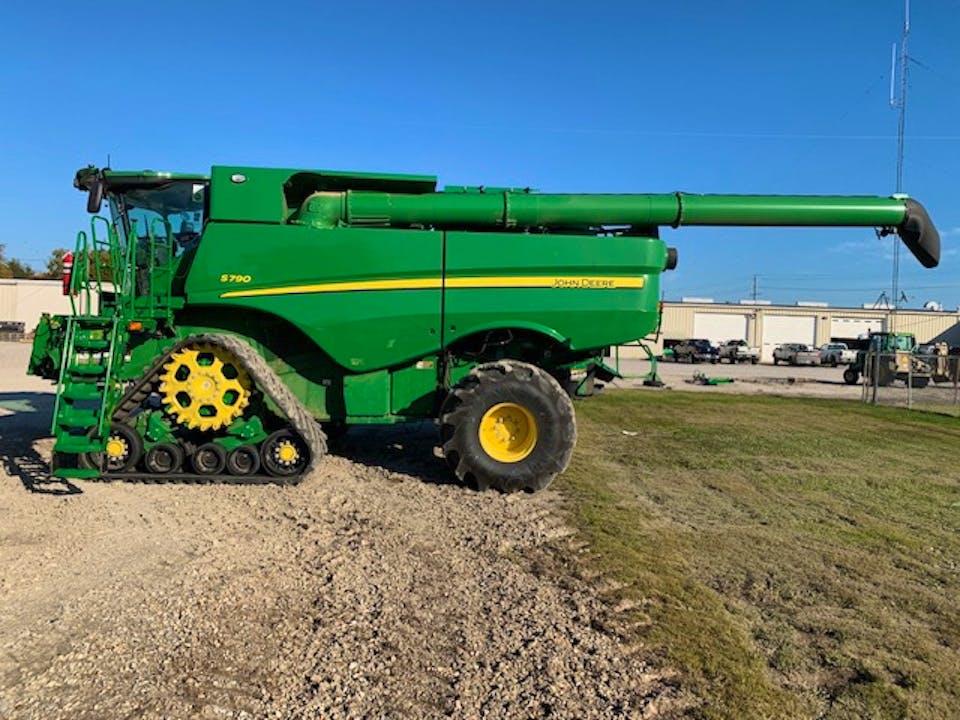 John Deere S790