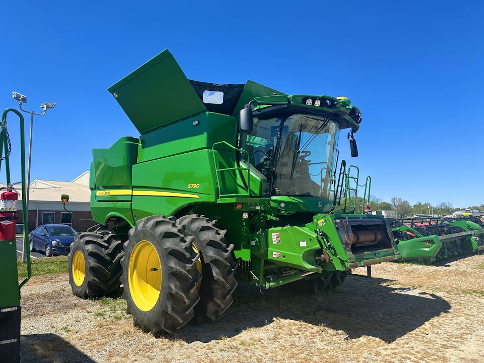 John Deere S790