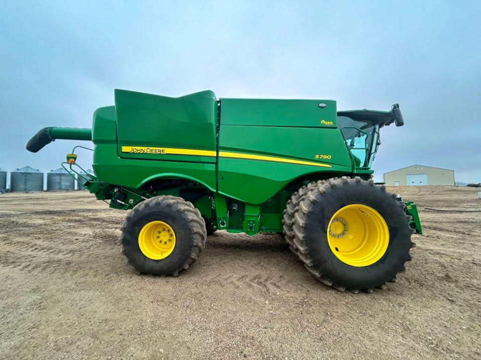 John Deere S790