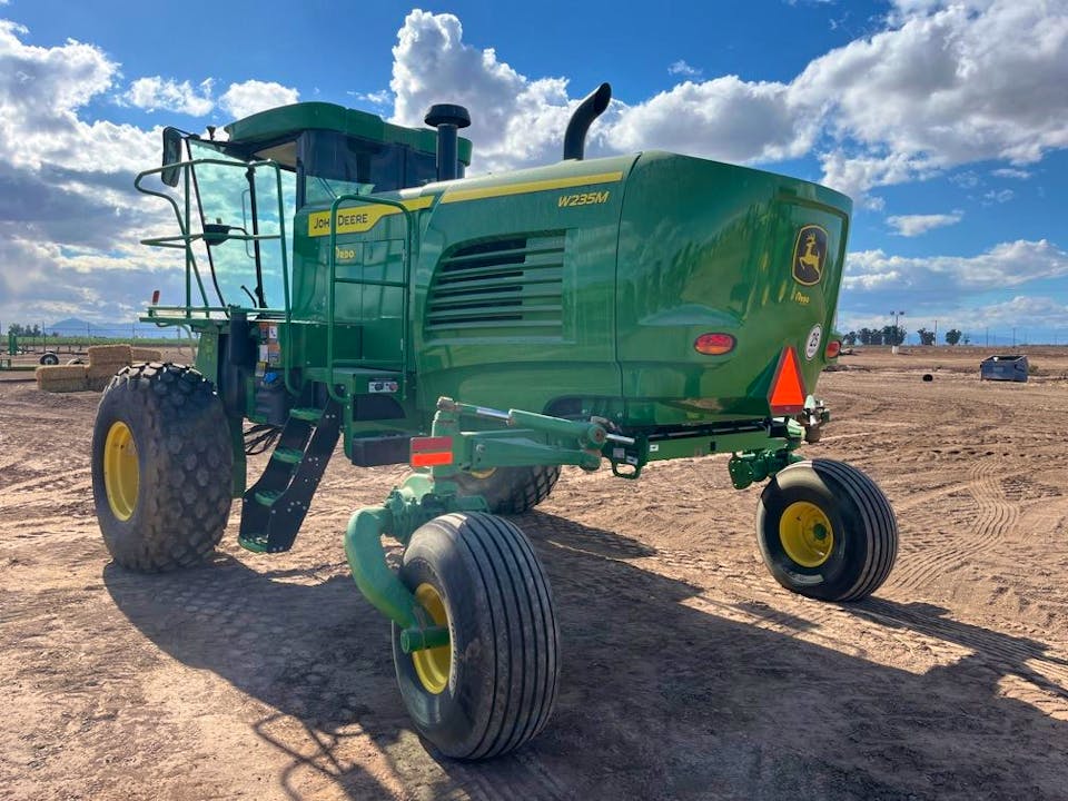 John Deere W235M