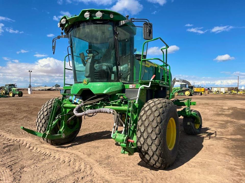 John Deere W235M