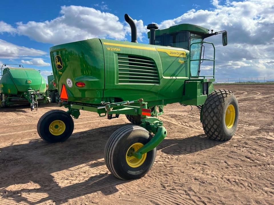 John Deere W235M