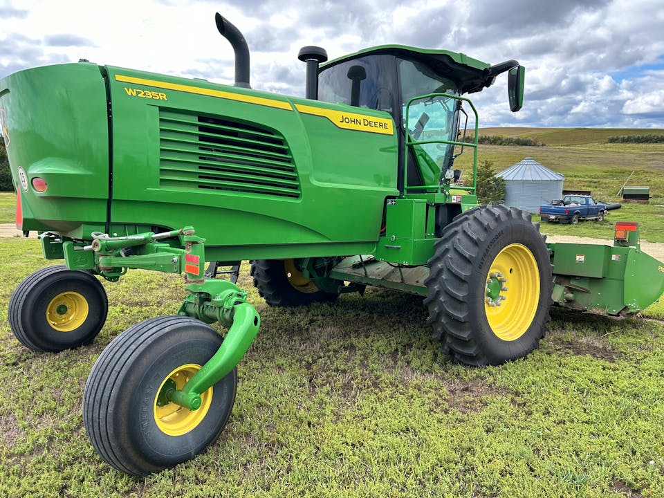 John Deere W235R