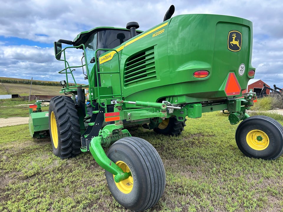 John Deere W235R