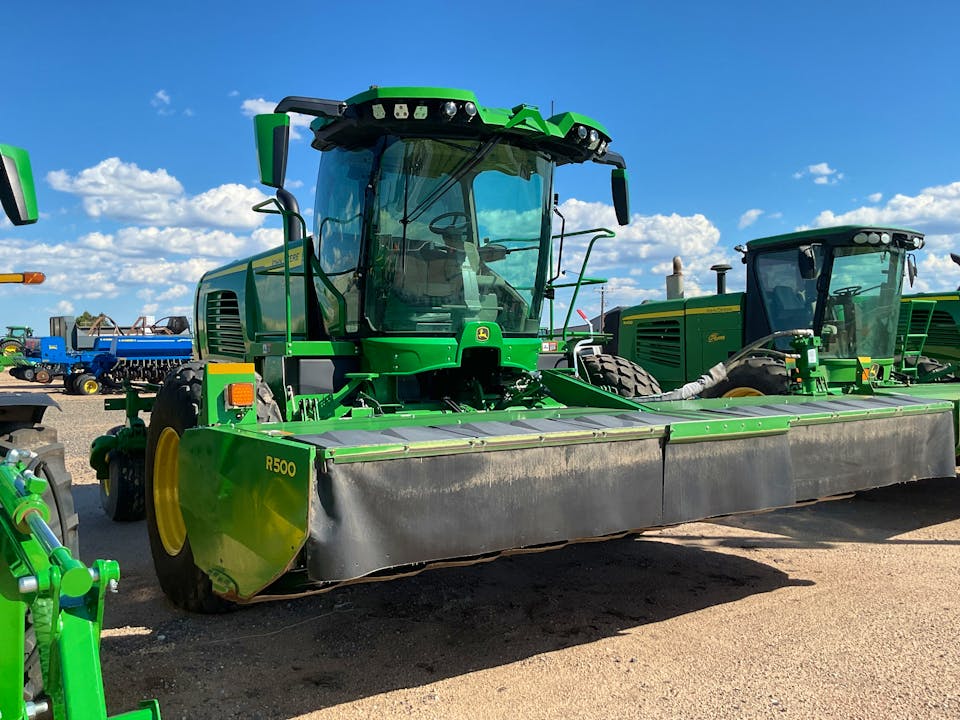 John Deere W235R