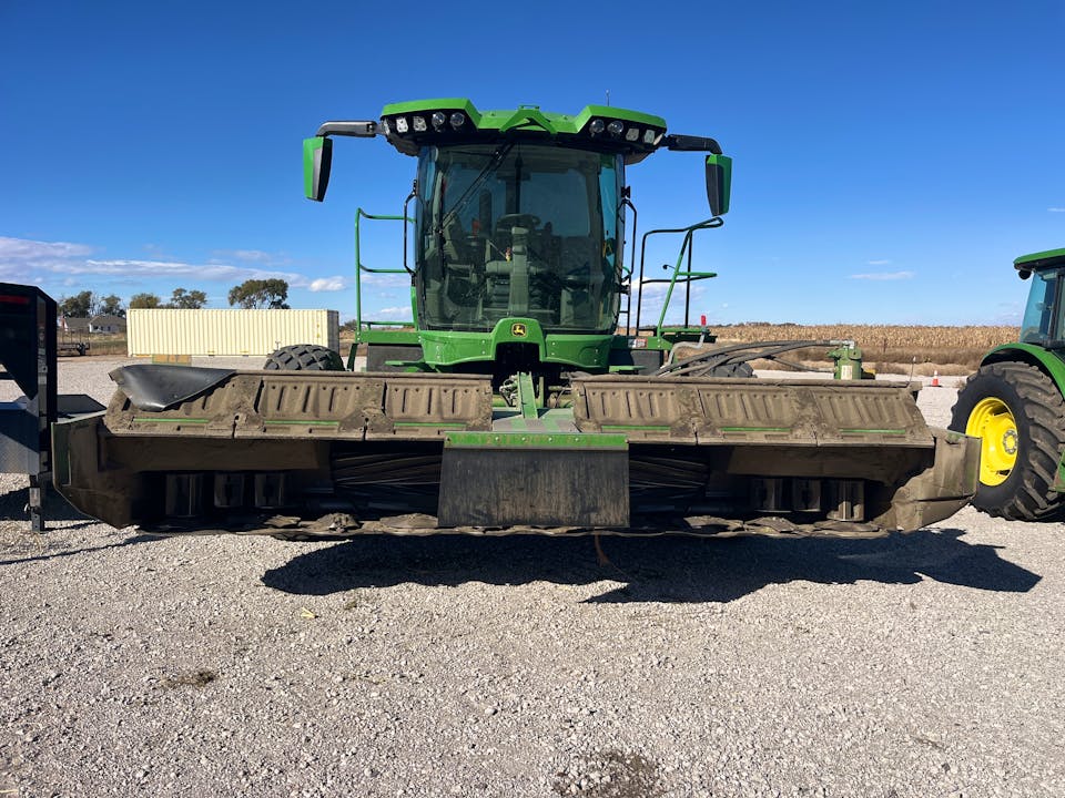 John Deere W235R