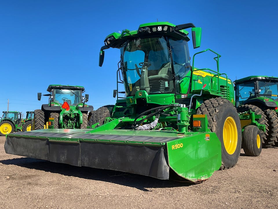 John Deere W235R