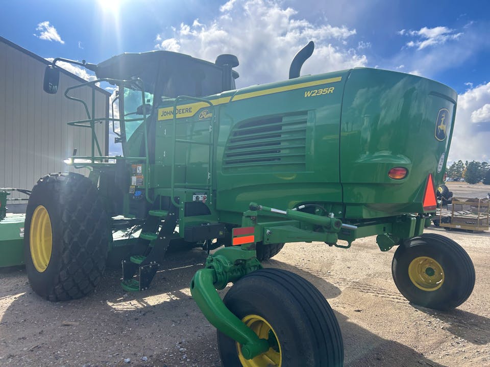 John Deere W235R