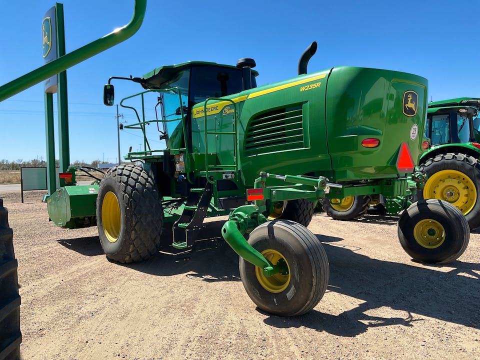 John Deere W235R