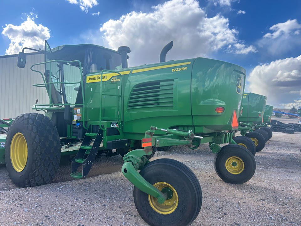 John Deere W235R