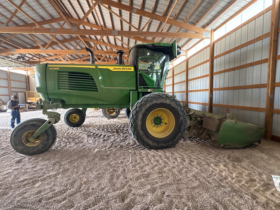 John Deere W235R