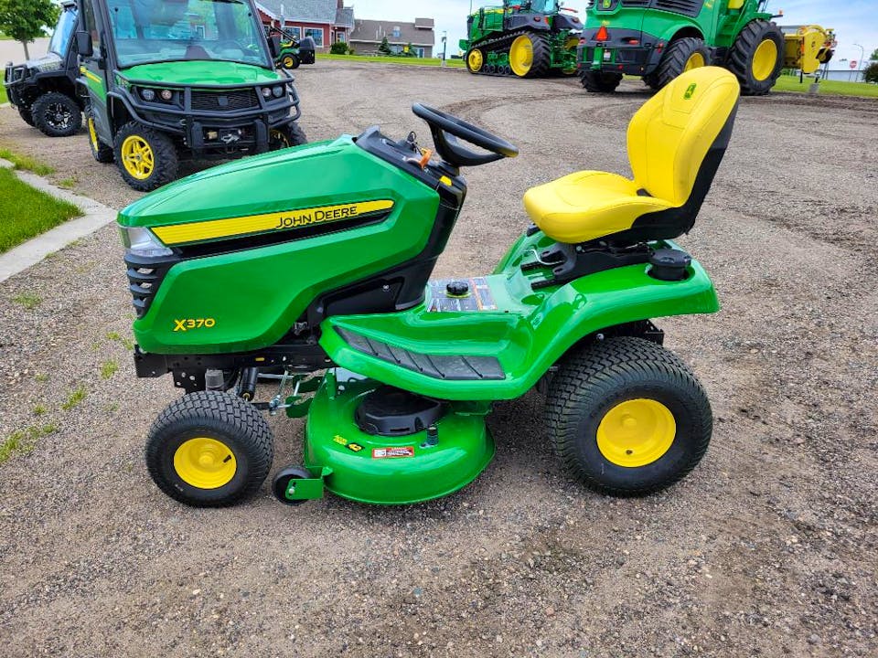 John Deere X370