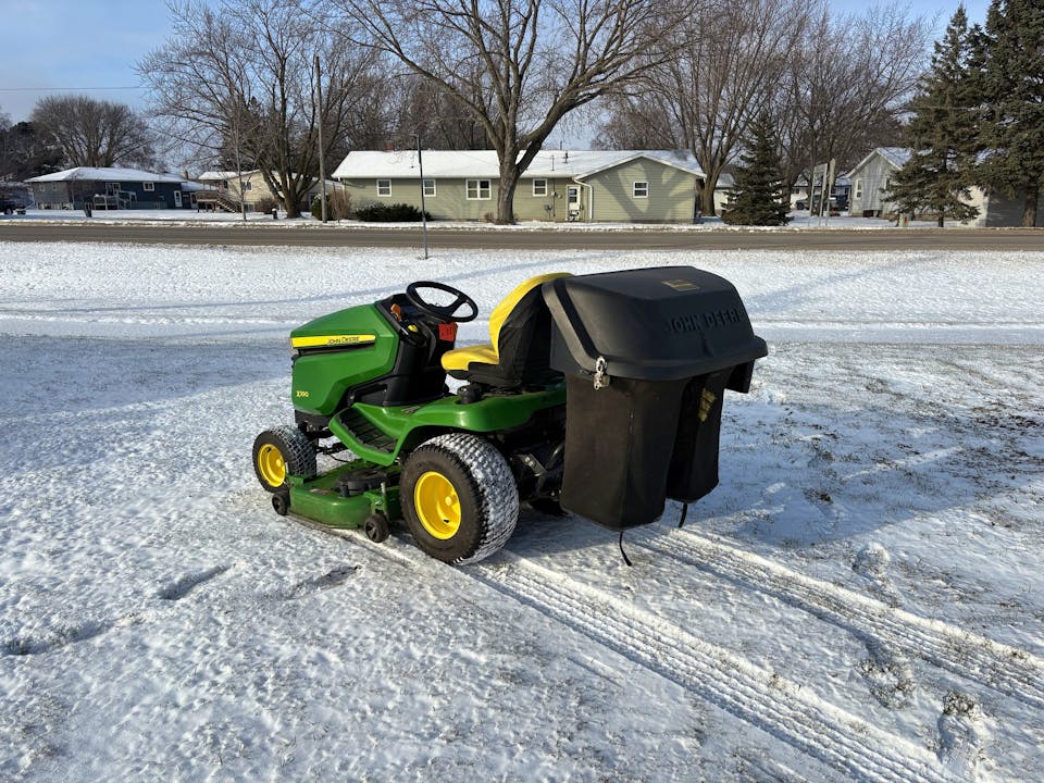 John Deere X390