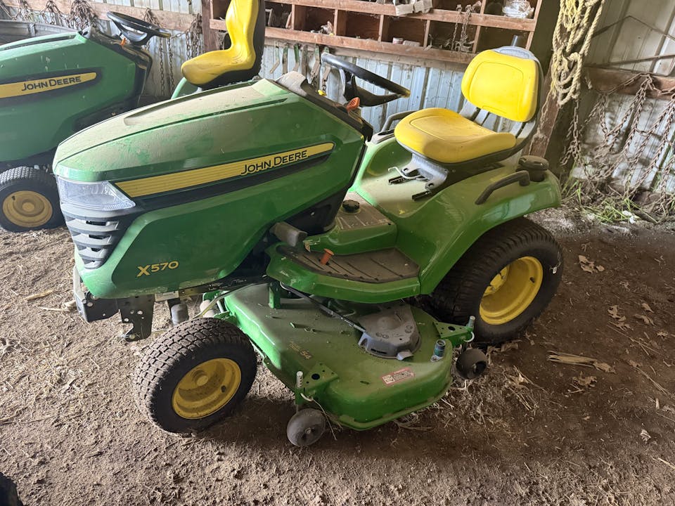 John Deere X570