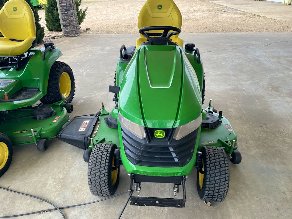 John Deere X590