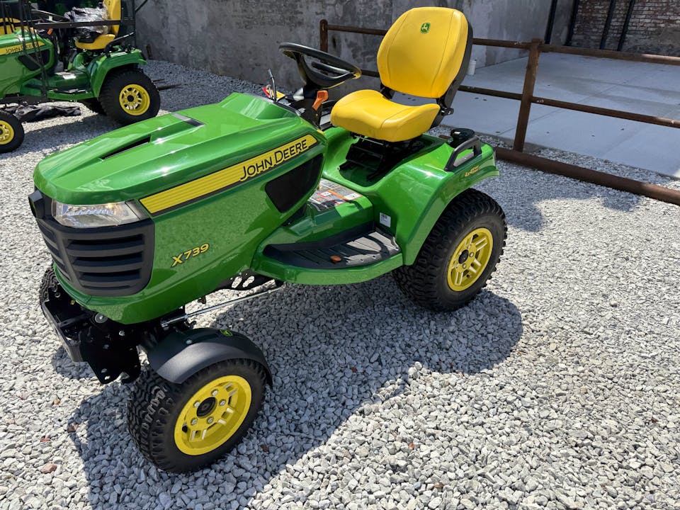 John Deere X739