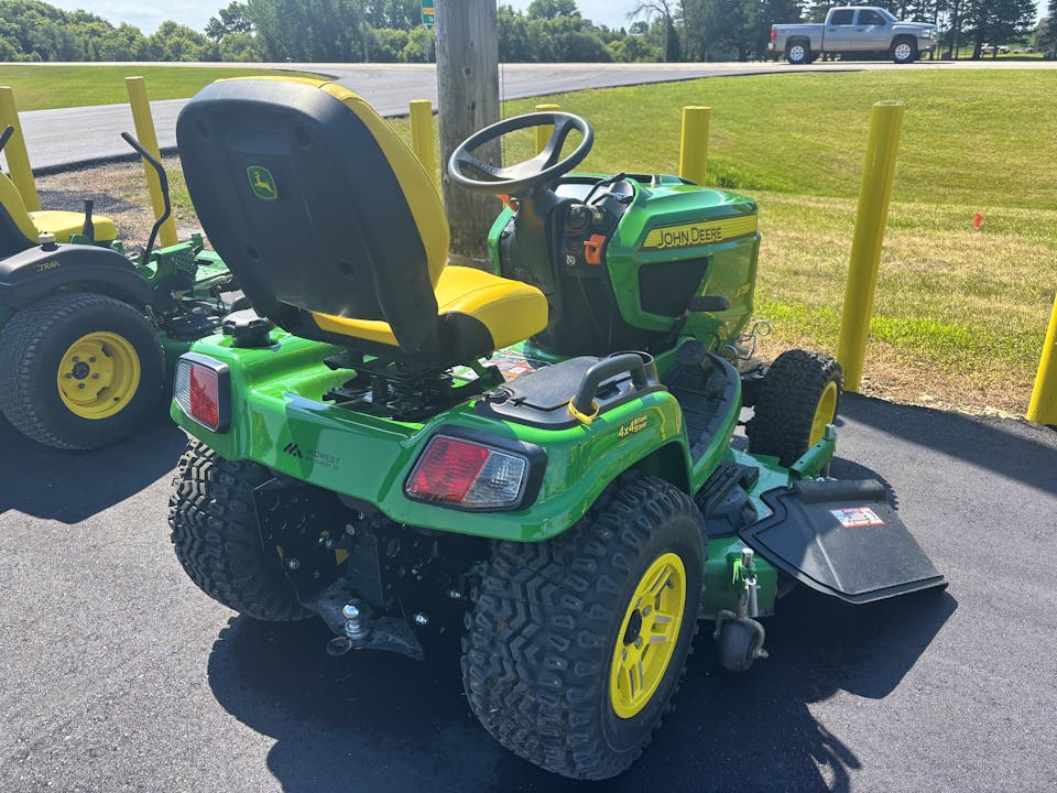 John Deere X739