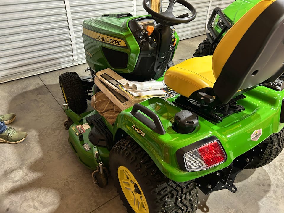 John Deere X739