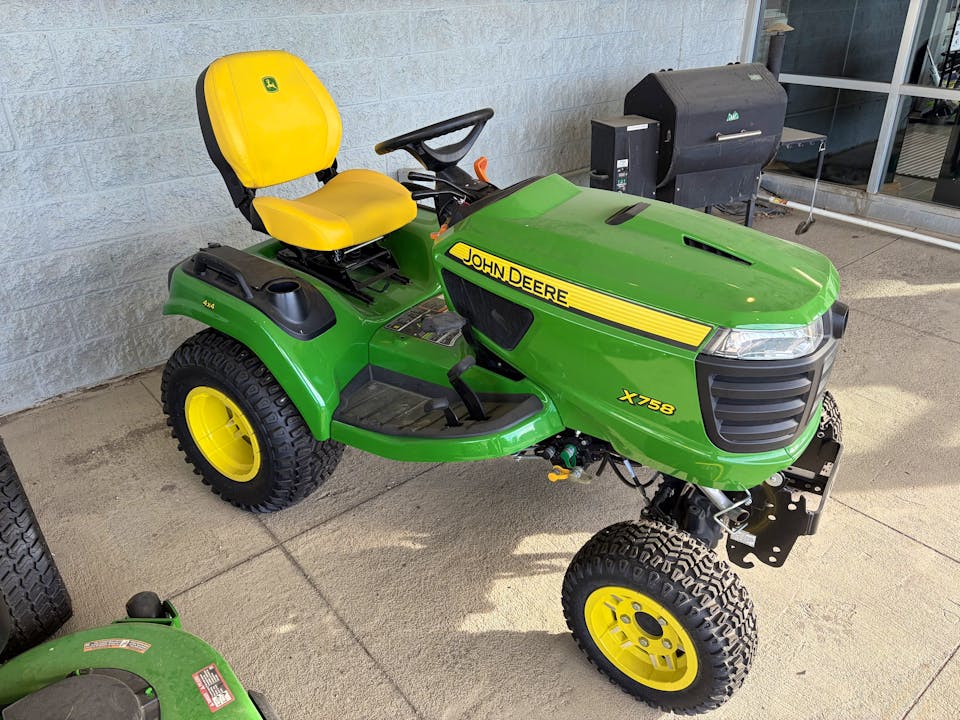 John Deere X758