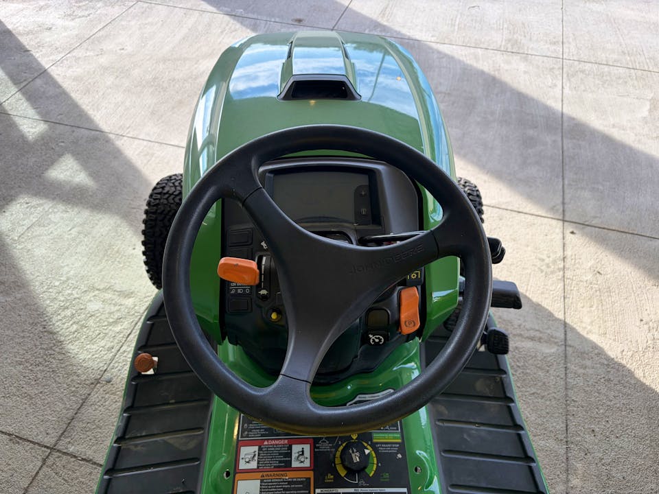John Deere X758