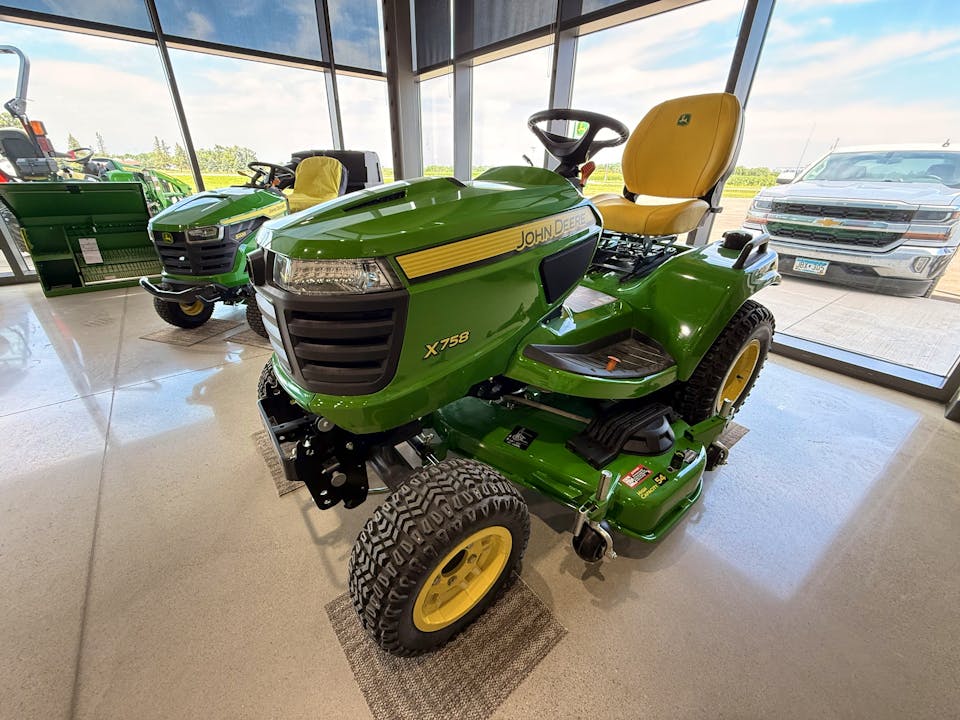 John Deere X758