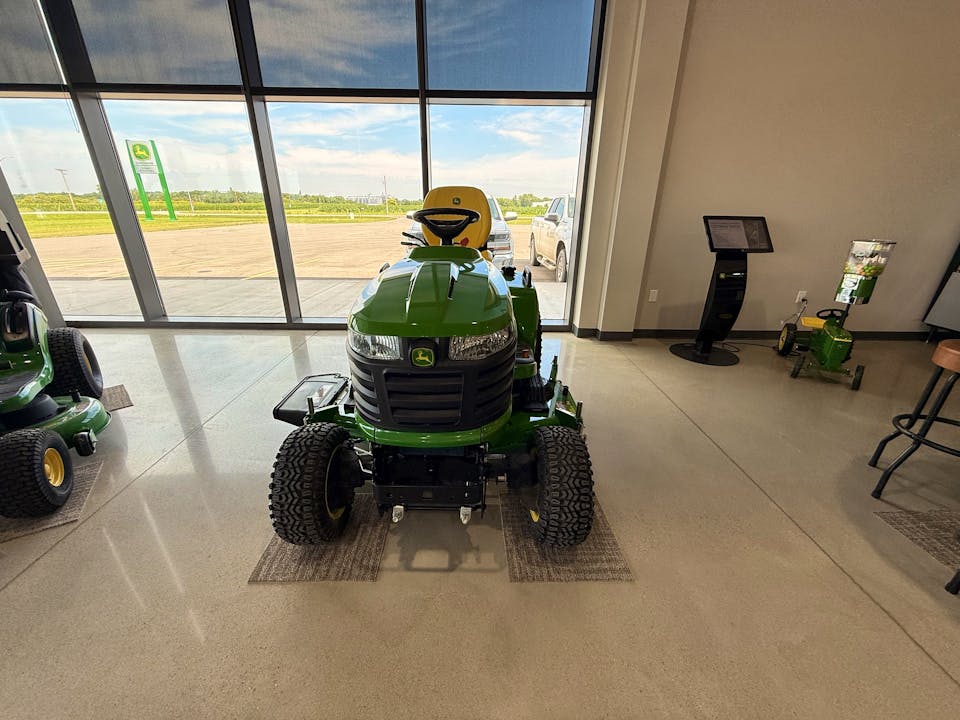 John Deere X758