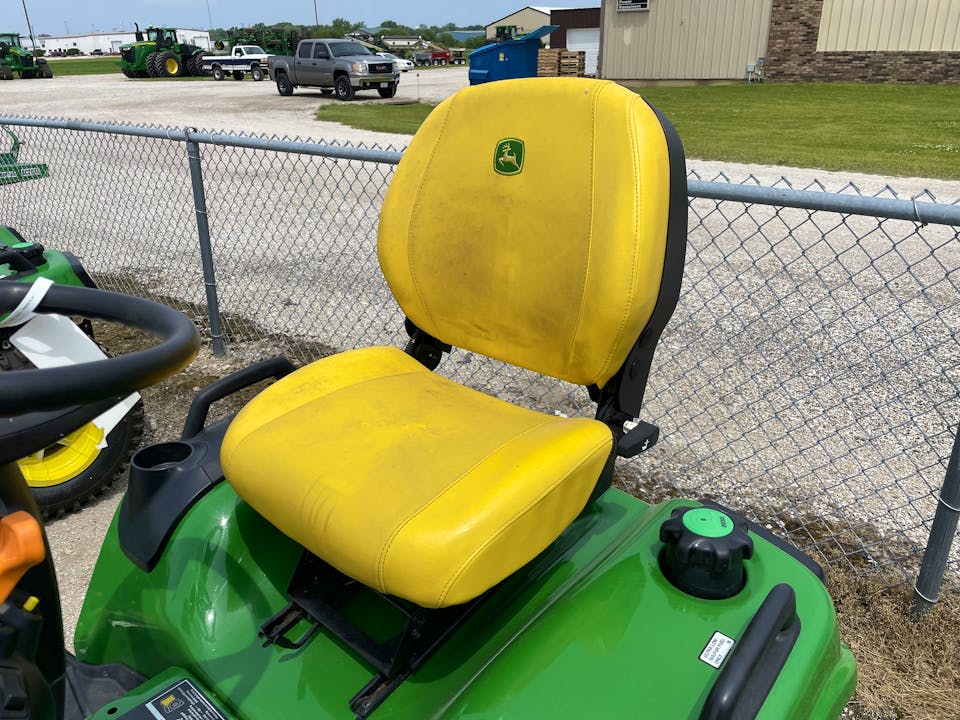 John Deere X758