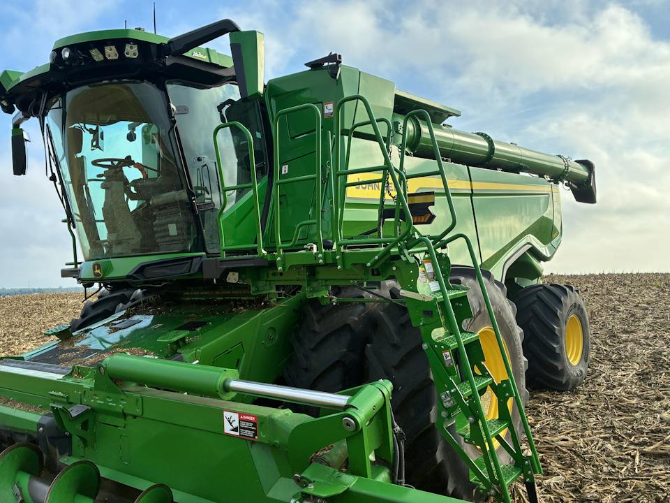 John Deere X9 1100