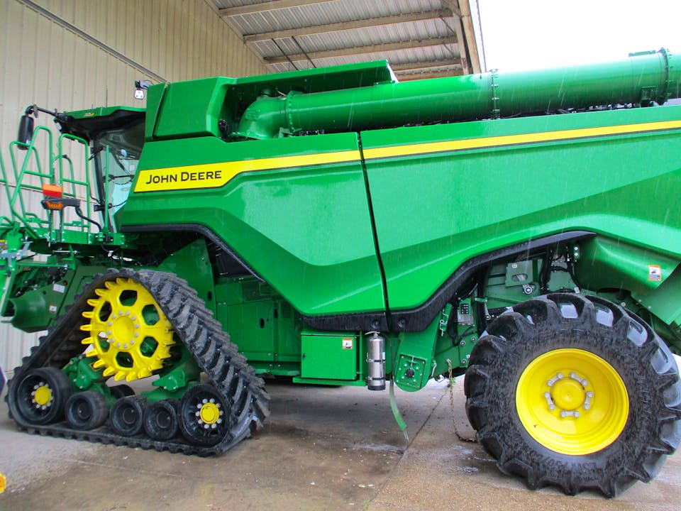 John Deere X9 1100