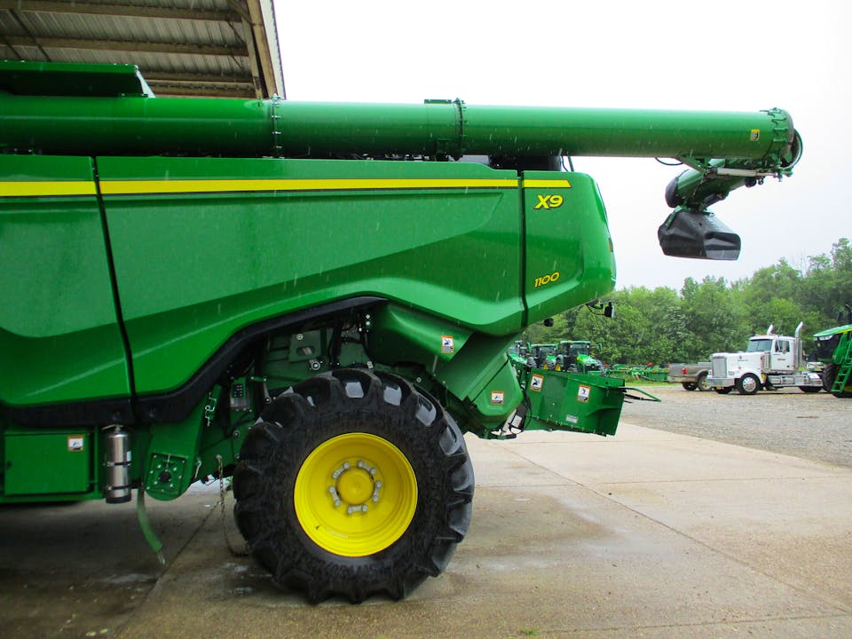John Deere X9 1100