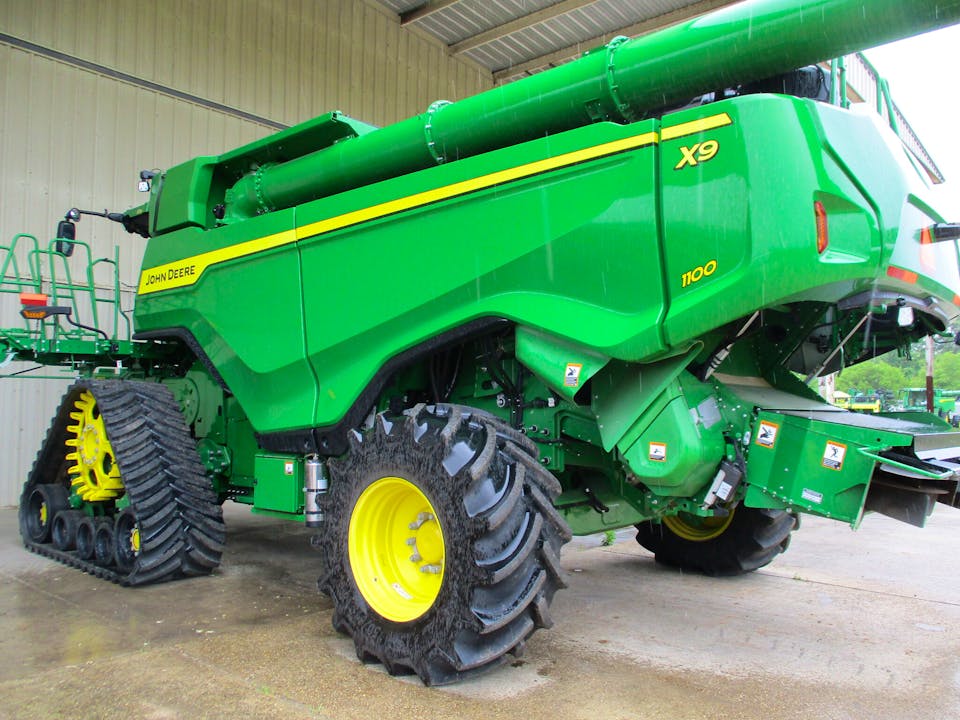 John Deere X9 1100
