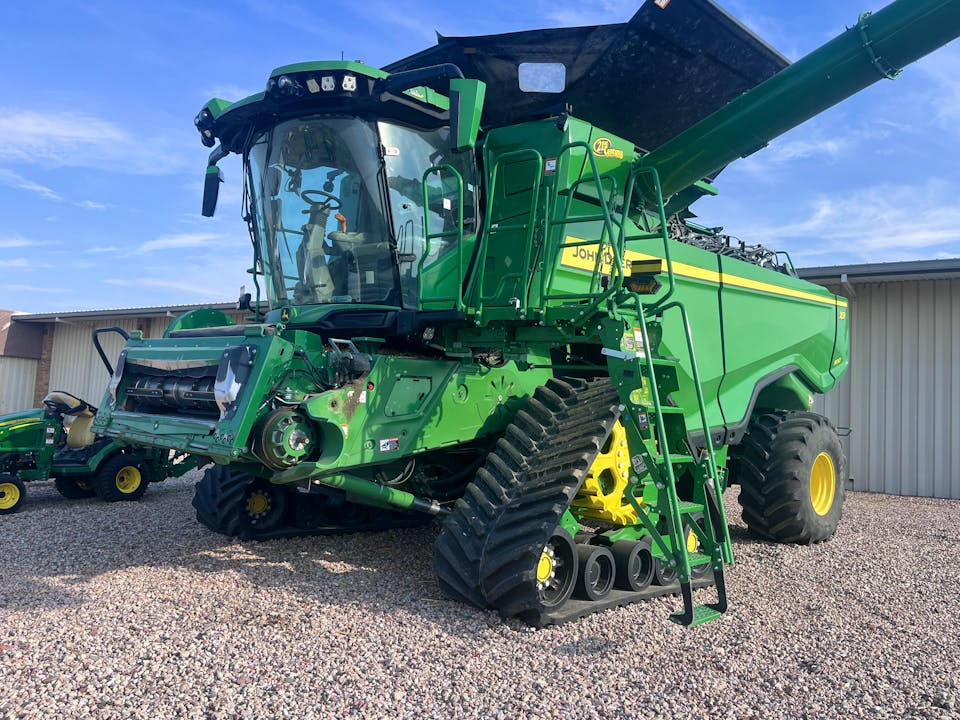 John Deere X9 1100
