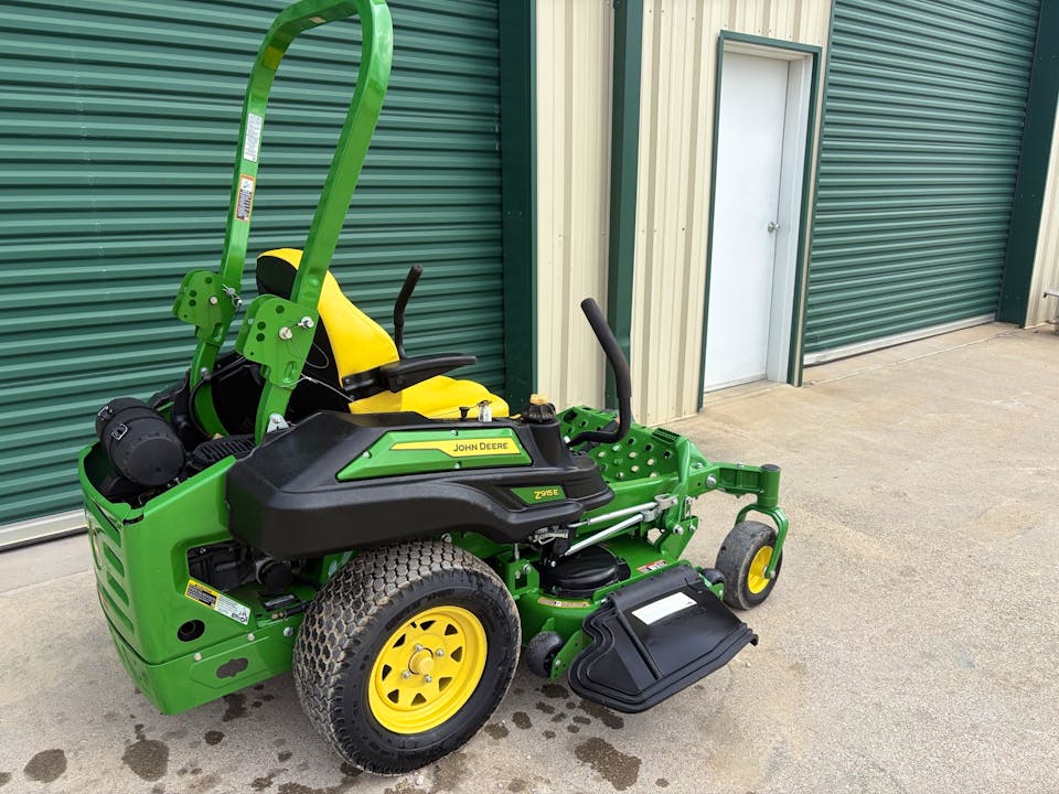 John Deere Z915E