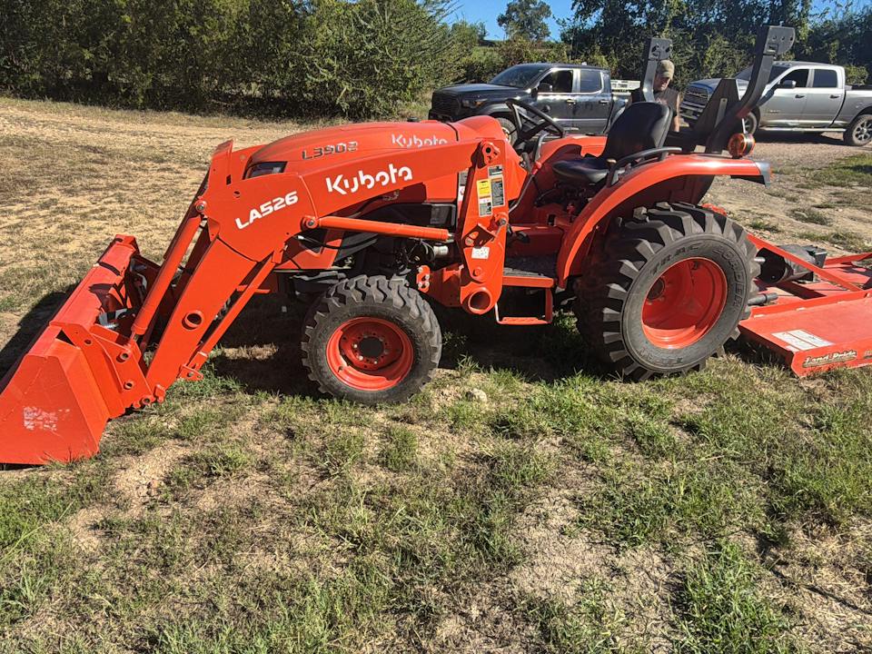 Kubota L3902DT