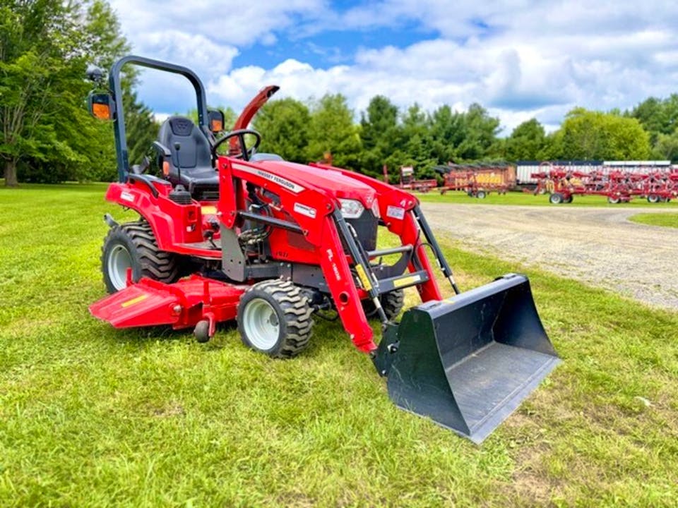 Massey Ferguson GC1725M