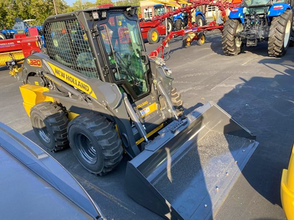 New Holland L320