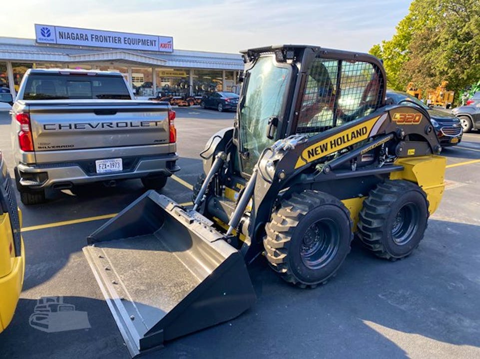 New Holland L320