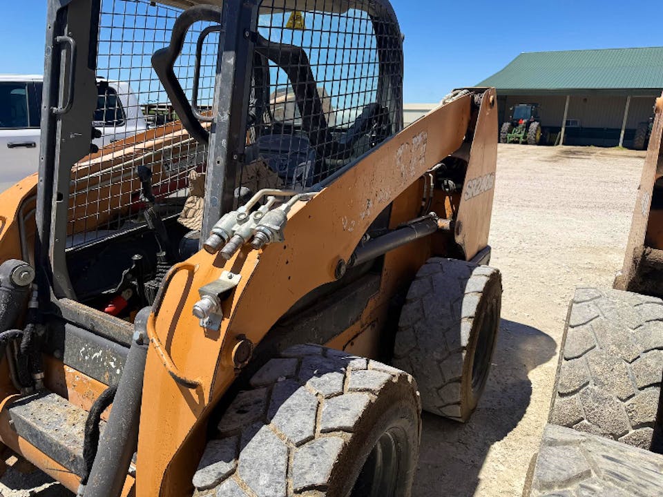 Case SR240B