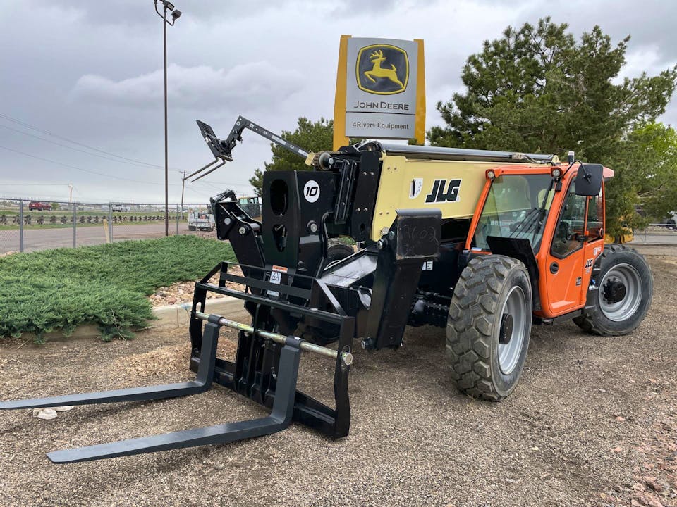 JLG 1055