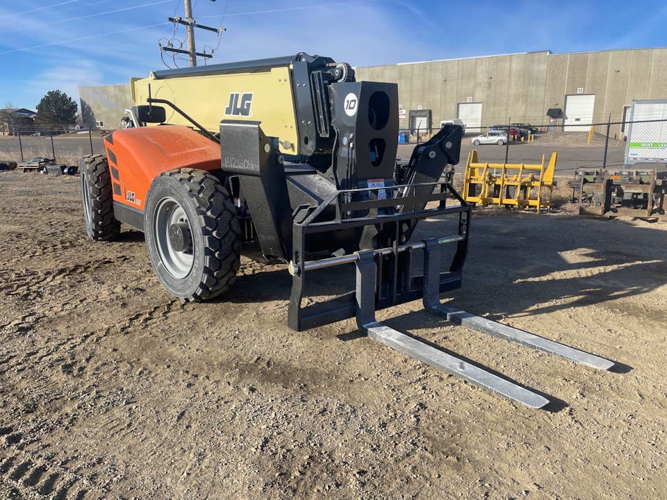JLG 1055