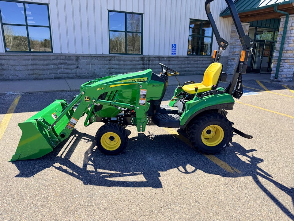 John Deere 1023E