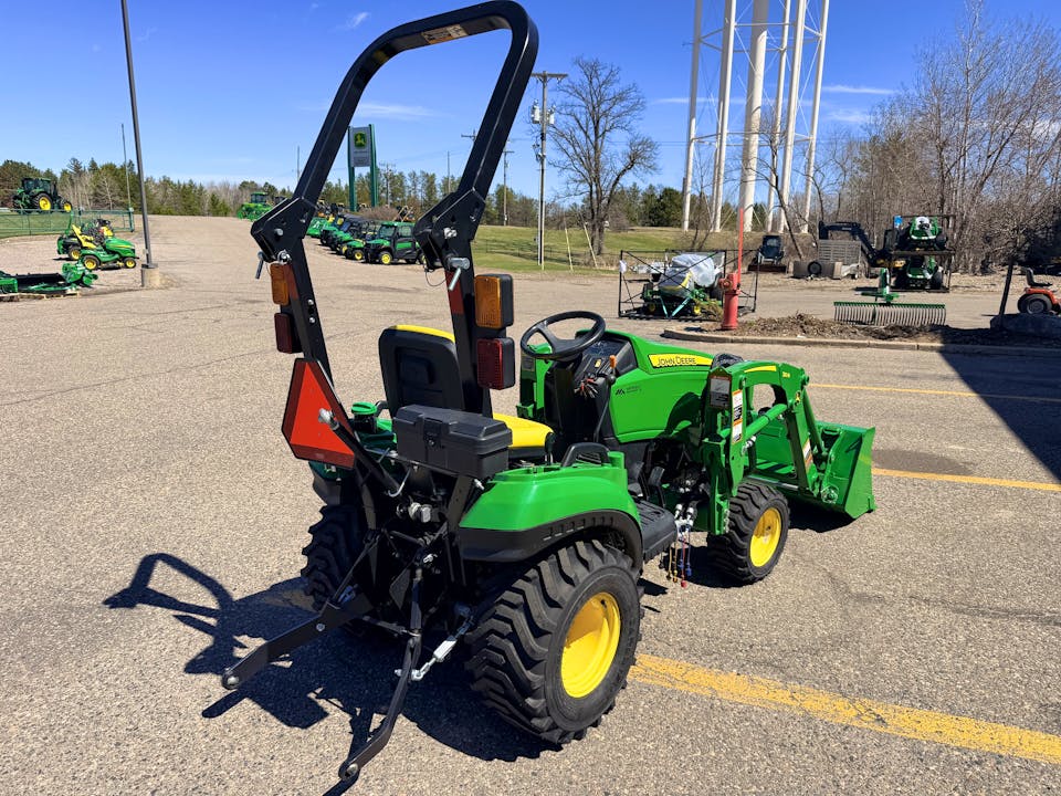 John Deere 1023E
