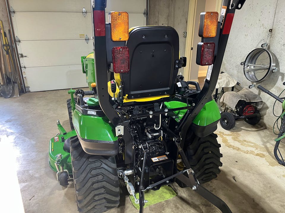 John Deere 1025R