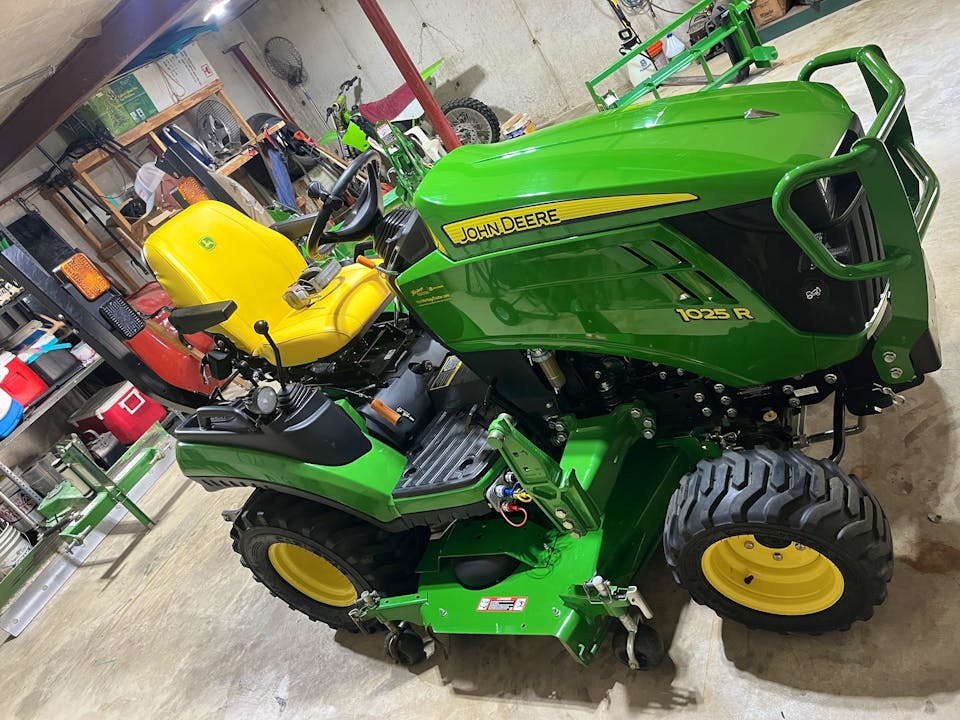 John Deere 1025R