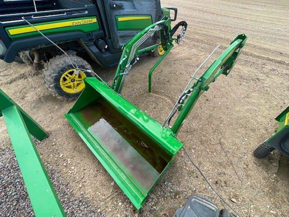 John Deere 120R