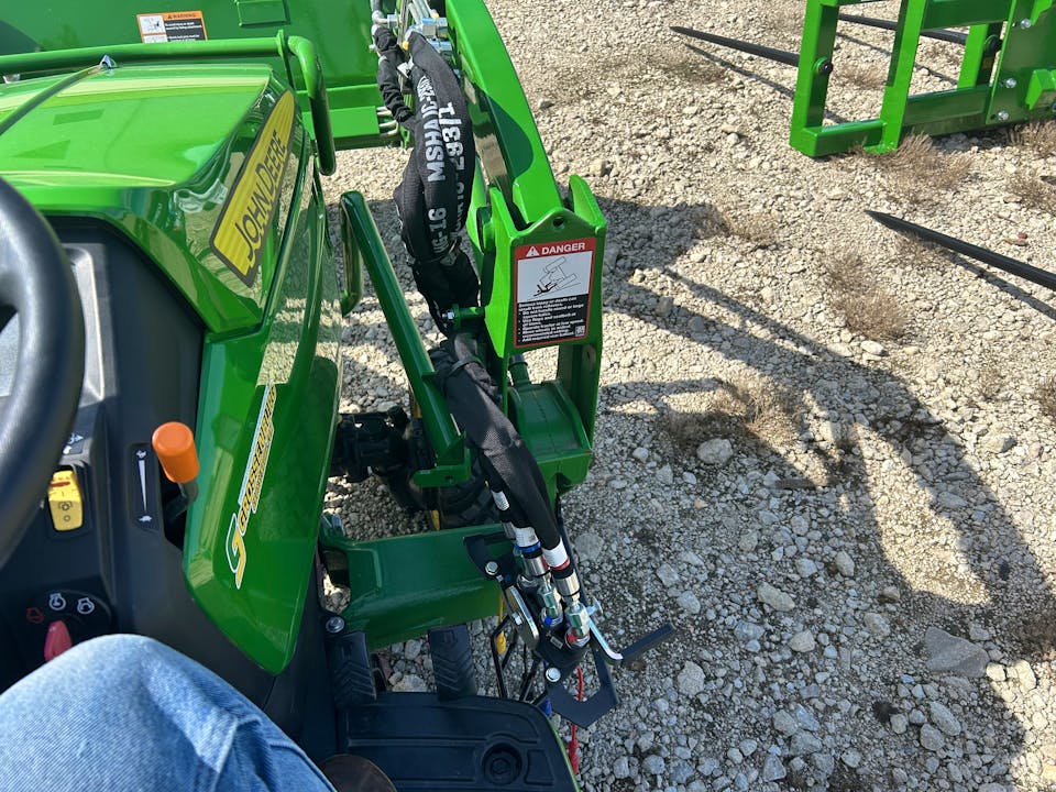 John Deere 120R