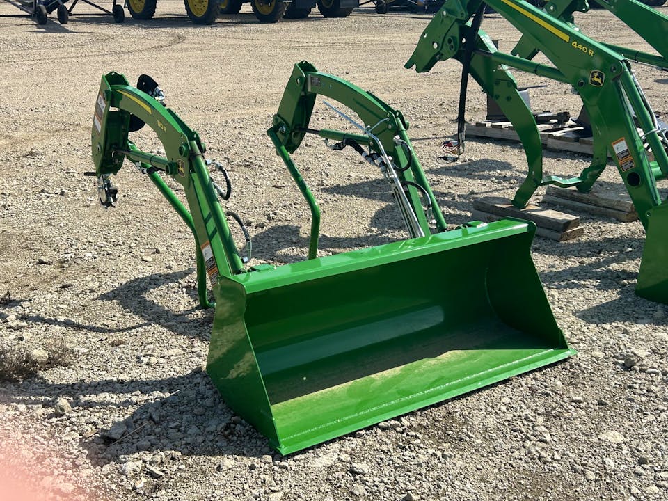 John Deere 120R