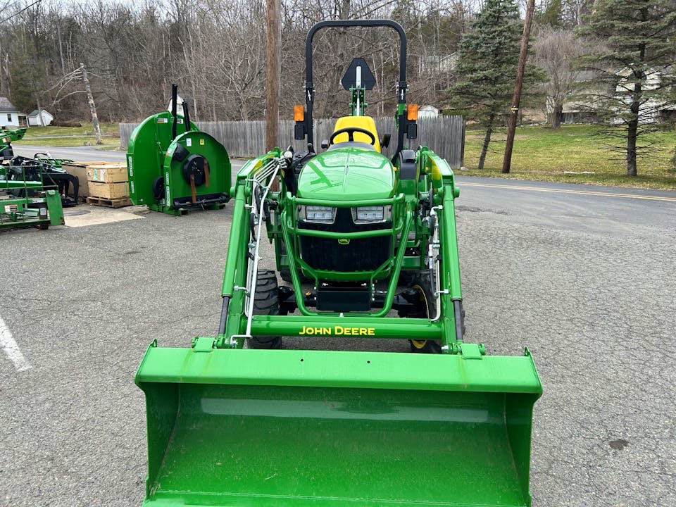 John Deere 2032R