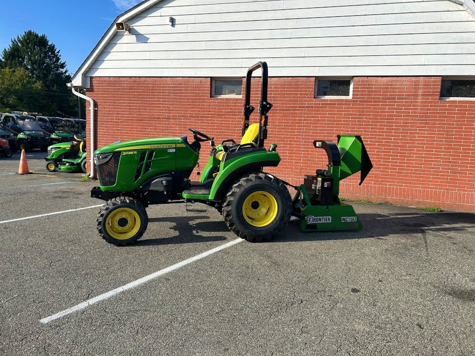 John Deere 2038R